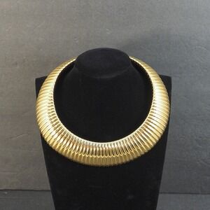 Vintage Wide Omega Necklace Gold Tone Cleopatra Flex Ribbed Collar Choker 166g